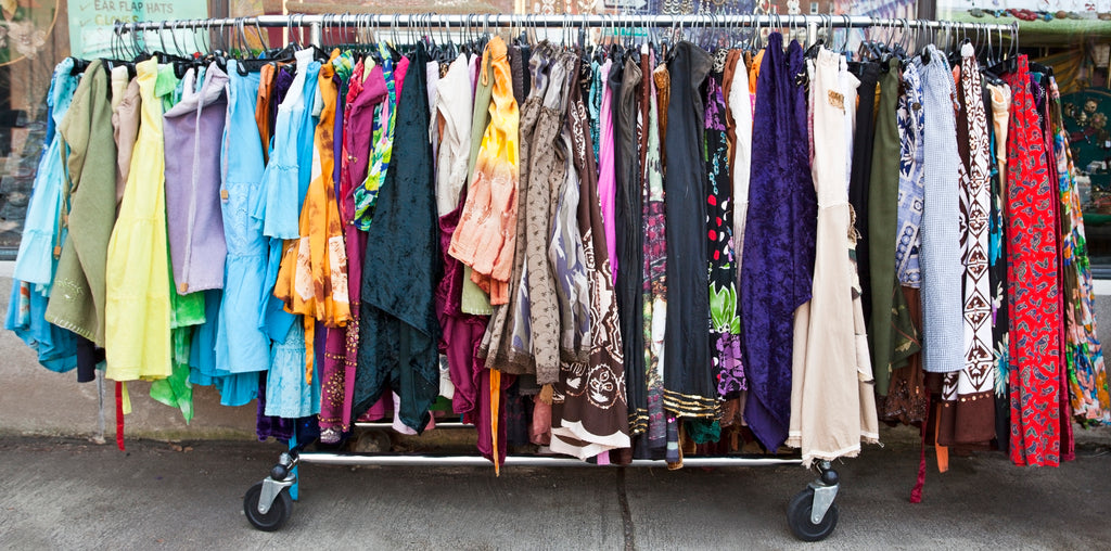 Simple Steps To Take When Buying Clothes In Bulk For Resale