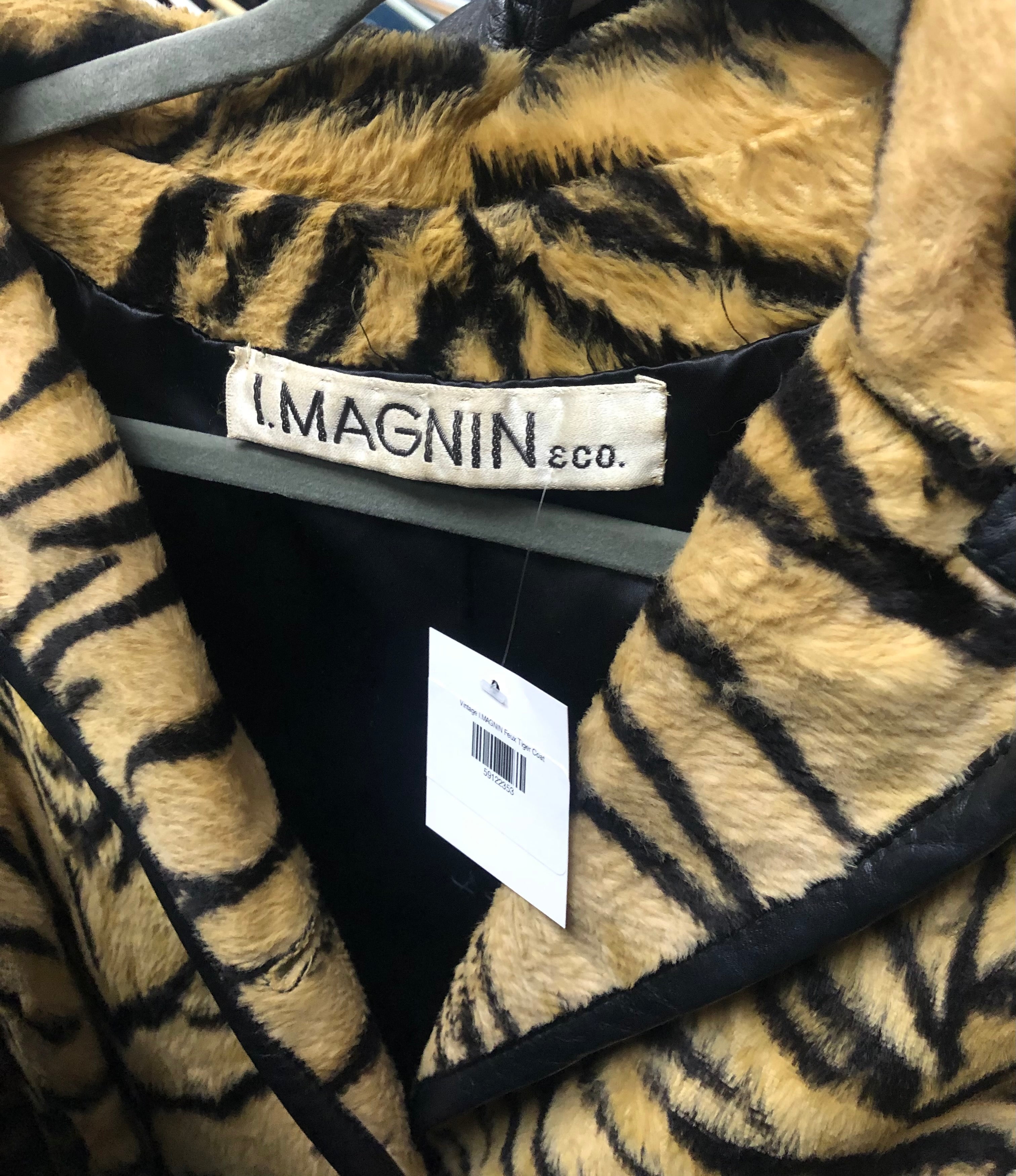 Top Tips for Dating Your Vintage Clothing