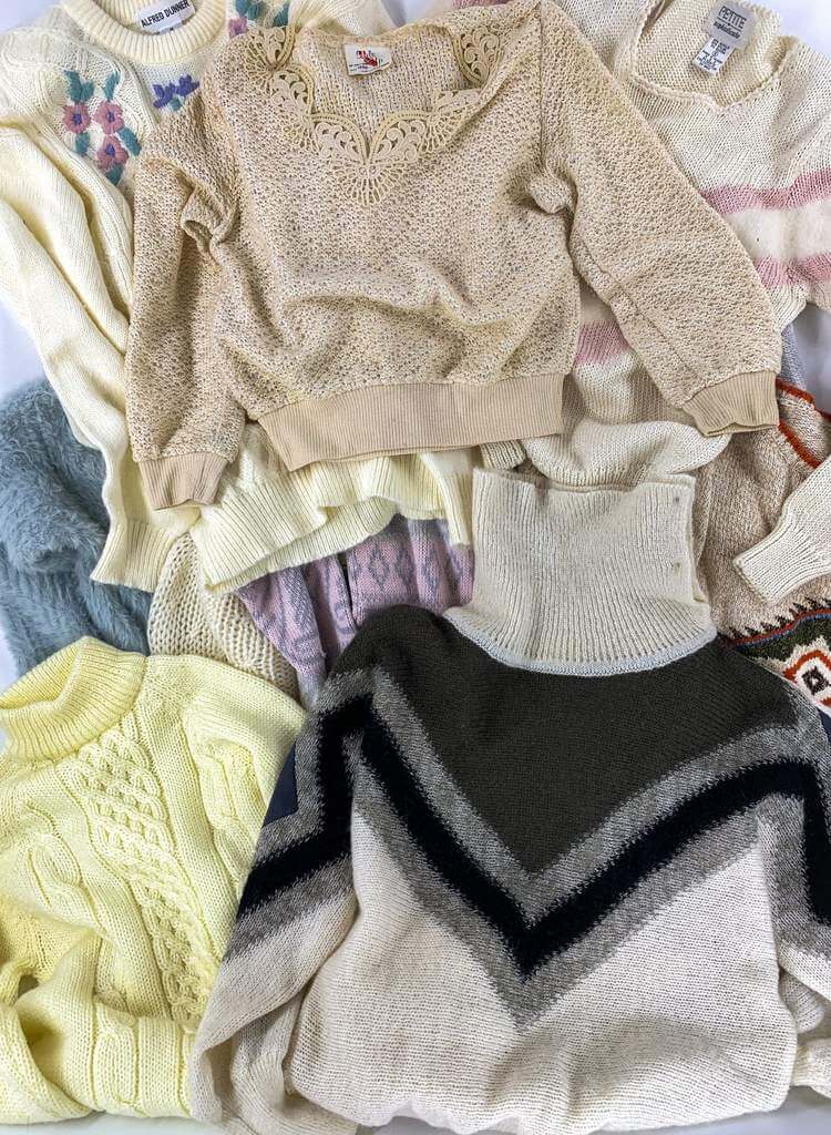 Women's Sweaters Mix Of 20 - Vintage Wholesale